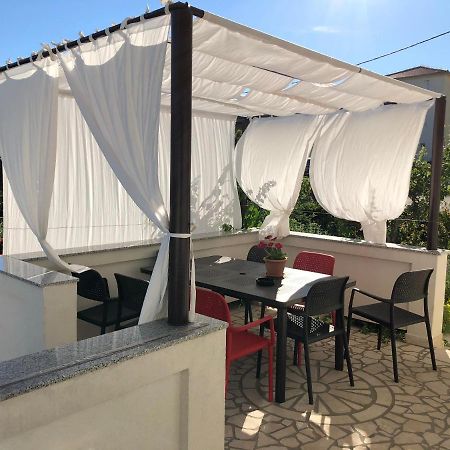 Apartments Mikelic Kampor Εξωτερικό φωτογραφία