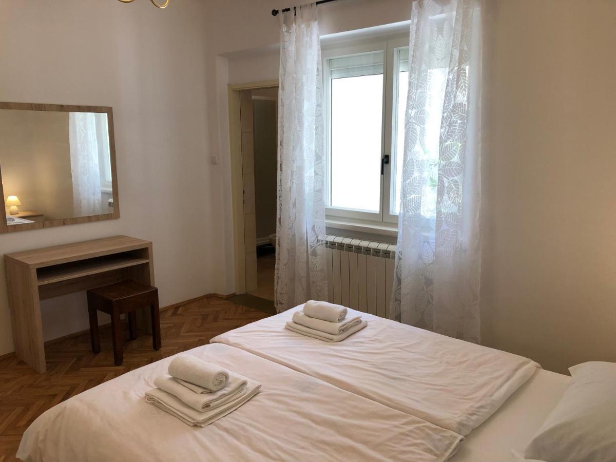 Apartments Mikelic Kampor Εξωτερικό φωτογραφία