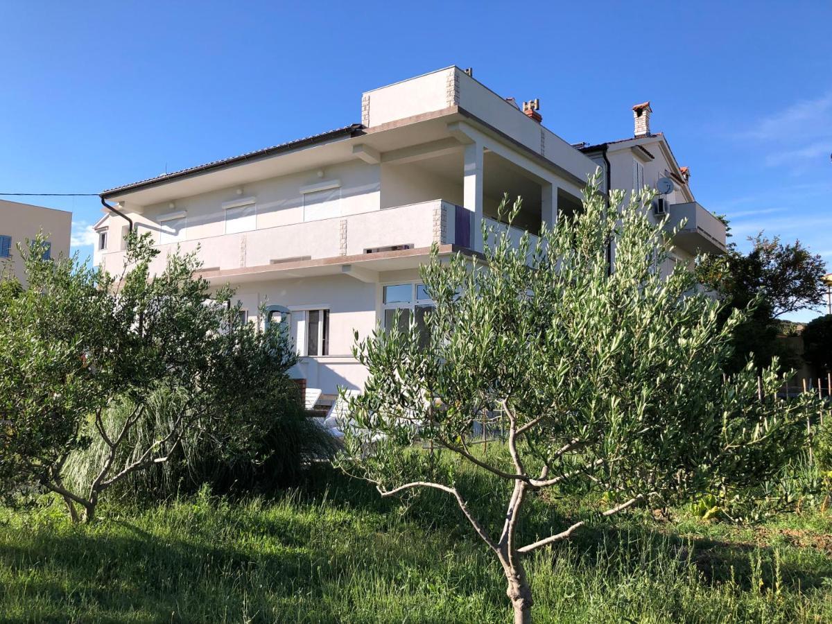 Apartments Mikelic Kampor Εξωτερικό φωτογραφία