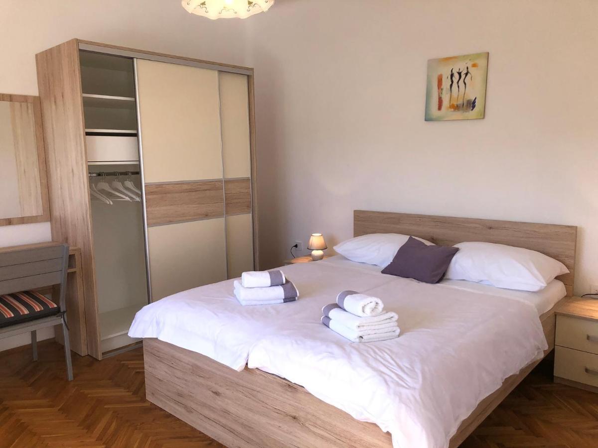 Apartments Mikelic Kampor Εξωτερικό φωτογραφία