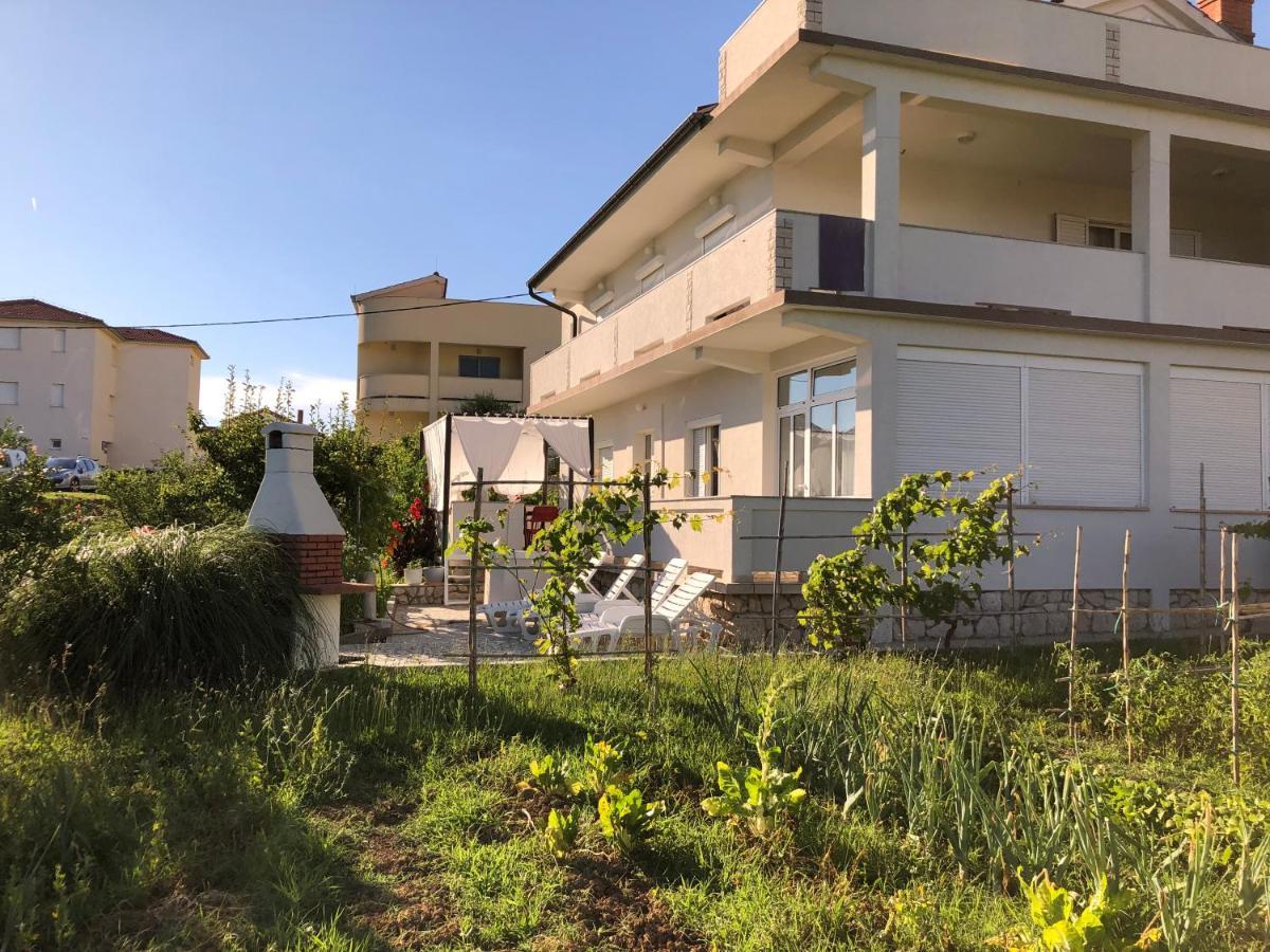 Apartments Mikelic Kampor Εξωτερικό φωτογραφία