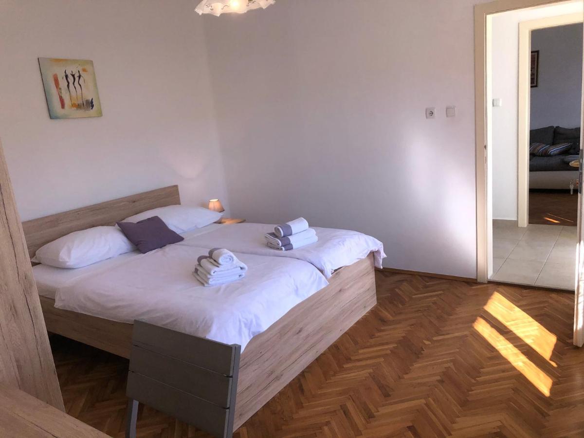 Apartments Mikelic Kampor Εξωτερικό φωτογραφία