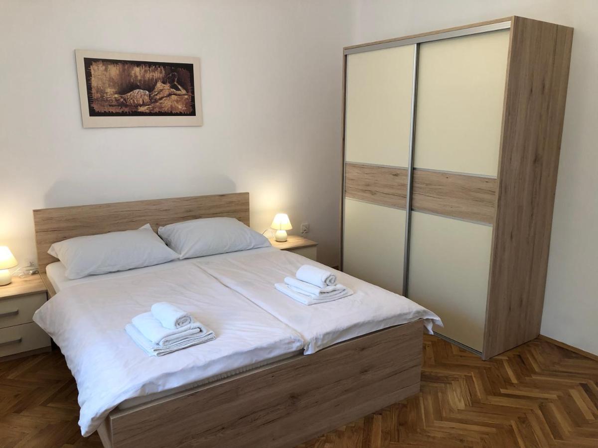 Apartments Mikelic Kampor Εξωτερικό φωτογραφία