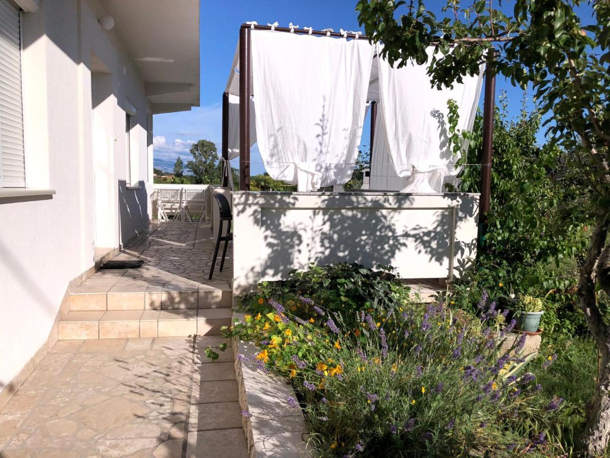Apartments Mikelic Kampor Εξωτερικό φωτογραφία