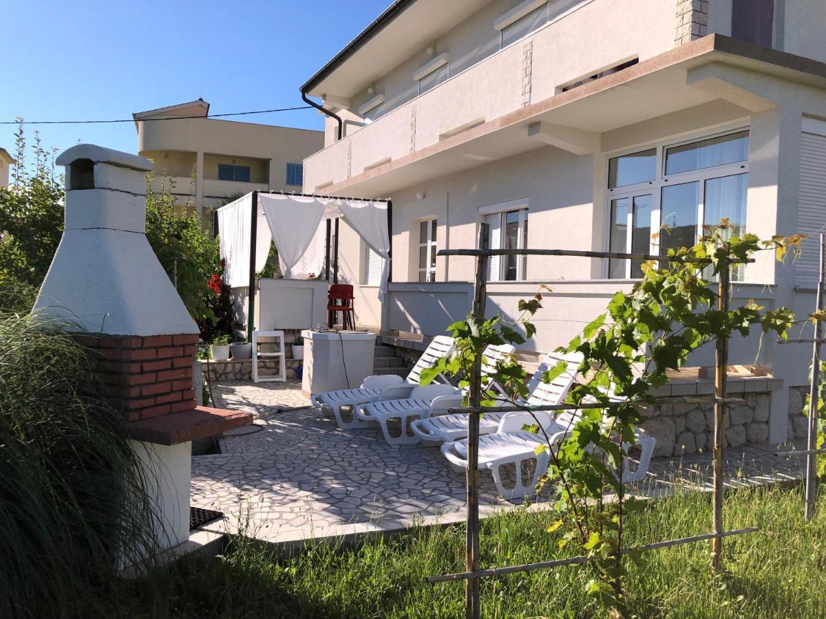 Apartments Mikelic Kampor Εξωτερικό φωτογραφία