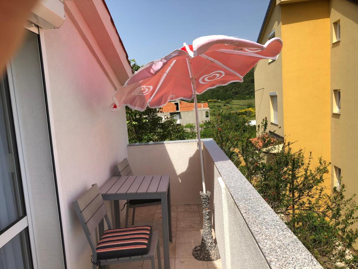 Apartments Mikelic Kampor Εξωτερικό φωτογραφία