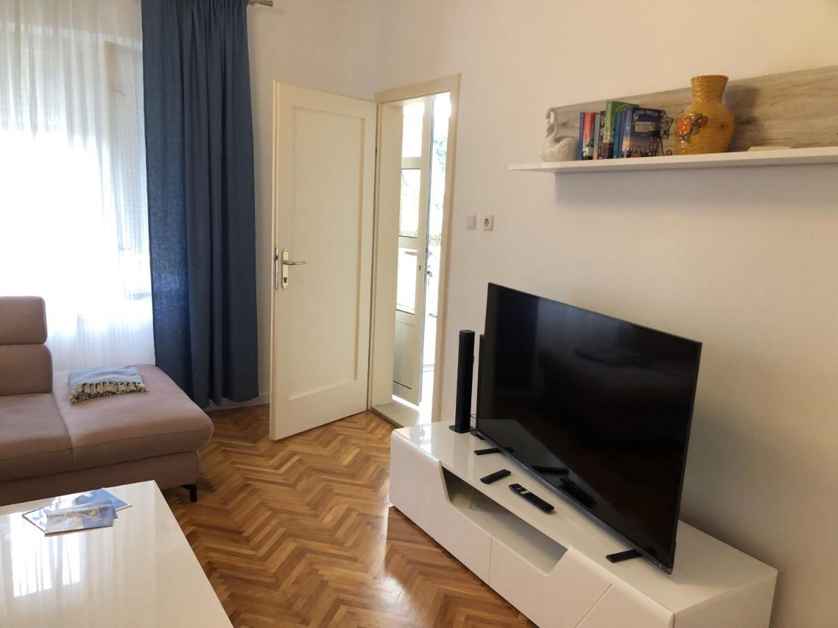 Apartments Mikelic Kampor Εξωτερικό φωτογραφία