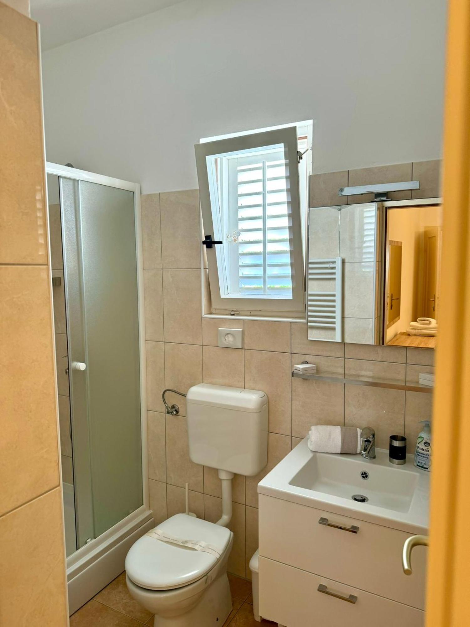 Apartments Mikelic Kampor Εξωτερικό φωτογραφία